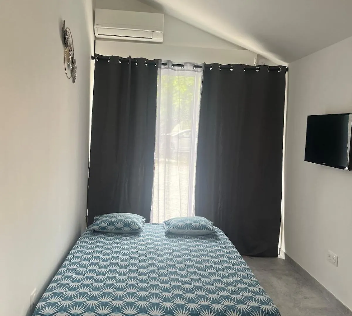 Studio L'Essentiel Istres 0*,  France
